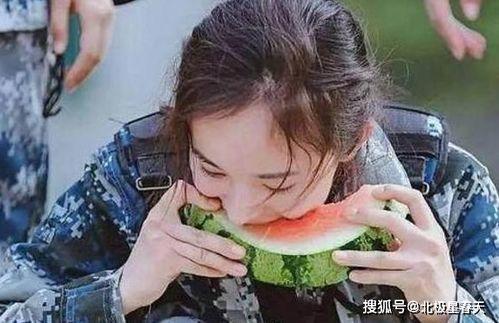 免费吃瓜明星,明星们的“甜蜜负担”揭秘